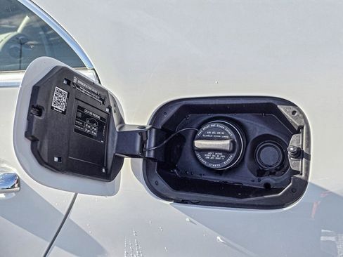 New 2025 Mercedes-Benz C 300 4MATIC Sedan image 7