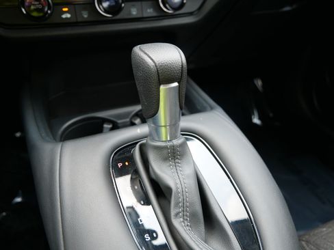 Certified 2025 Honda HR-V LX image 24