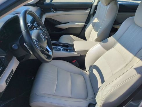 Used 2019 Honda Accord Touring image 14