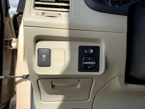 Used 2013 Toyota Corolla LE FWD image 31