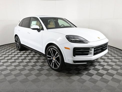 Used 2026 Porsche Cayenne AWD/4WD image 29