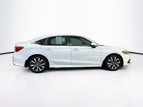 Used 2023 Honda Civic EX image 10