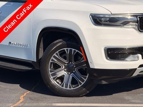 Used 2024 Jeep Wagoneer L Series II RWD image 5