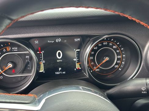 Used 2023 Jeep Gladiator Mojave w/ Cold Weather Group AWD/4WD image 16