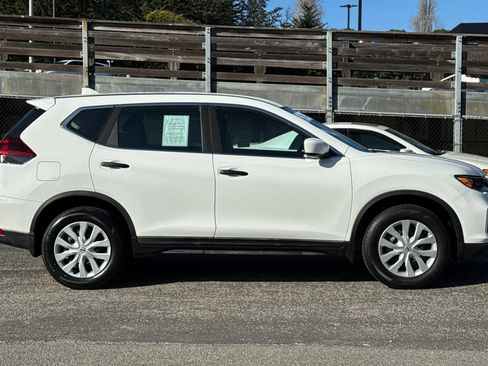 Used 2020 Nissan Rogue S image 3