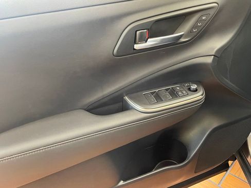 Used 2023 Toyota Crown image 14