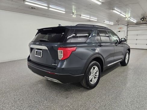 Used 2023 Ford Explorer XLT w/ Equipment Group 202A AWD/4WD image 4