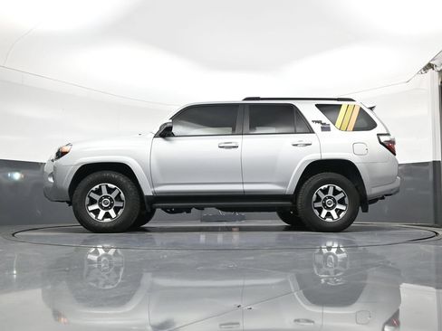 Used 2021 Toyota 4Runner TRD Off-Road Premium AWD/4WD image 21