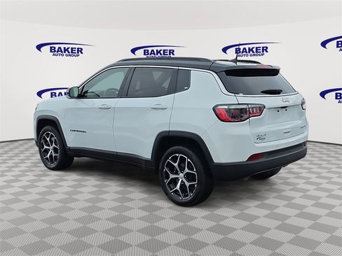 Used 2024 Jeep Compass Limited image 5