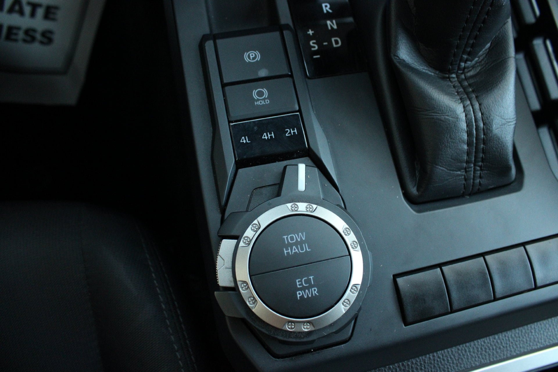 Used 2025 Toyota Tacoma SR5 AWD/4WD image 40
