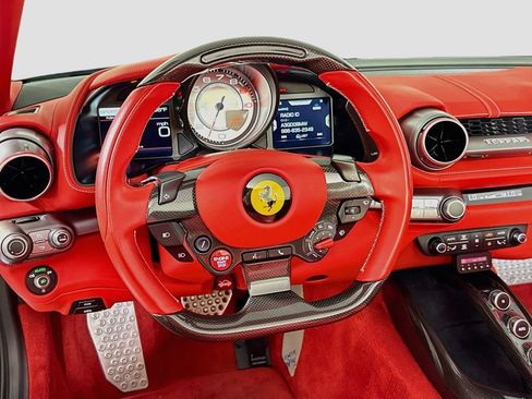 Used 2021 Ferrari 812 GTS RWD image 13