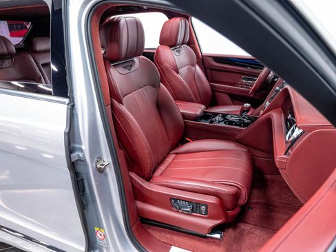 Used 2020 Bentley Bentayga AWD/4WD image 24