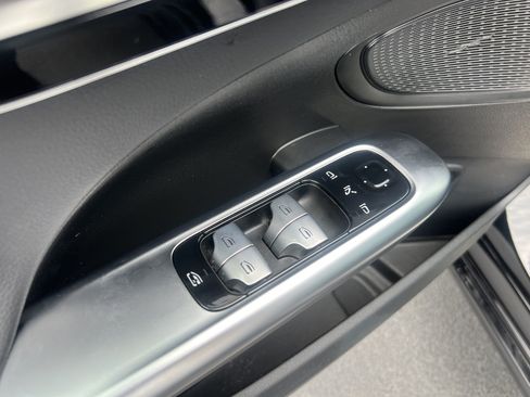 Used 2025 Mercedes-Benz C 300 4MATIC Sedan image 16