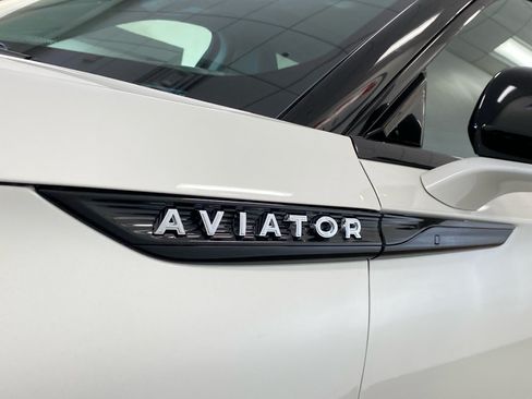 New 2026 Lincoln Aviator AWD w/ Jet Appearance Package image 14