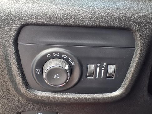 Used 2022 Jeep Grand Cherokee L Limited AWD/4WD image 7