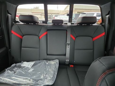 Used 2026 Chevrolet Colorado Z71 w/ Technology Package image 27