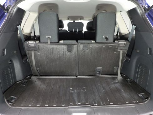 Used 2018 Nissan Pathfinder SV w/ Cargo Package image 8