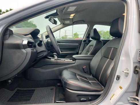 Used 2023 Nissan Altima 2.5 SR FWD image 13