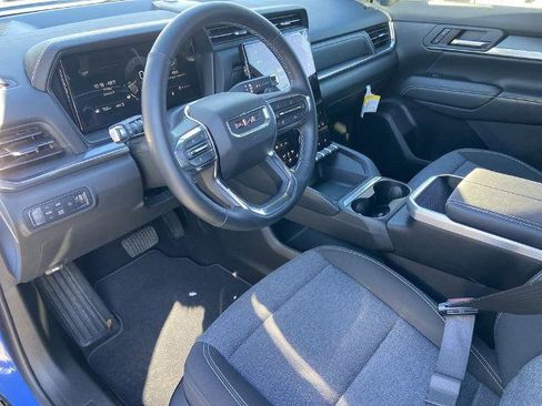 Used 2025 GMC Terrain Elevation w/ Technology Package II image 6