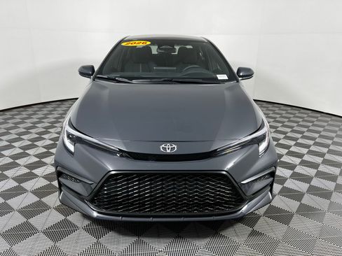 Used 2026 Toyota Corolla SE FWD image 2
