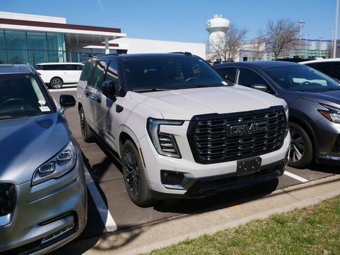 Used 2025 GMC Yukon XL Denali Ultimate image 3
