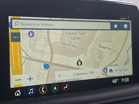 Used 2021 GMC Yukon XL SLT w/ Rear Media and Nav Package image 4