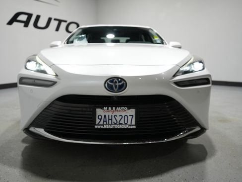 Used 2022 Toyota Mirai XLE w/ Advanced Technology Package image 4