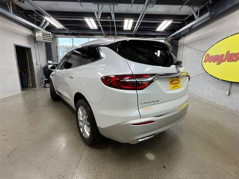 Used 2020 Buick Enclave Essence w/ Sound and Sites Package FWD image 3