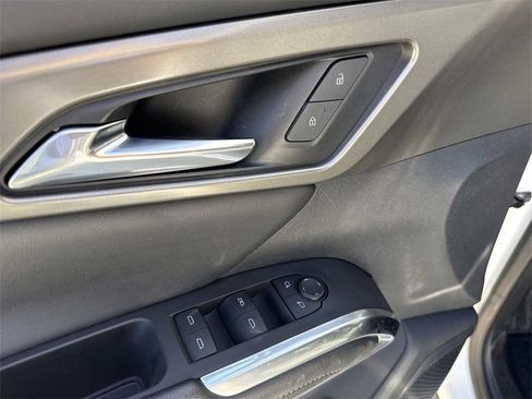 Used 2024 Chevrolet Traverse LT image 22