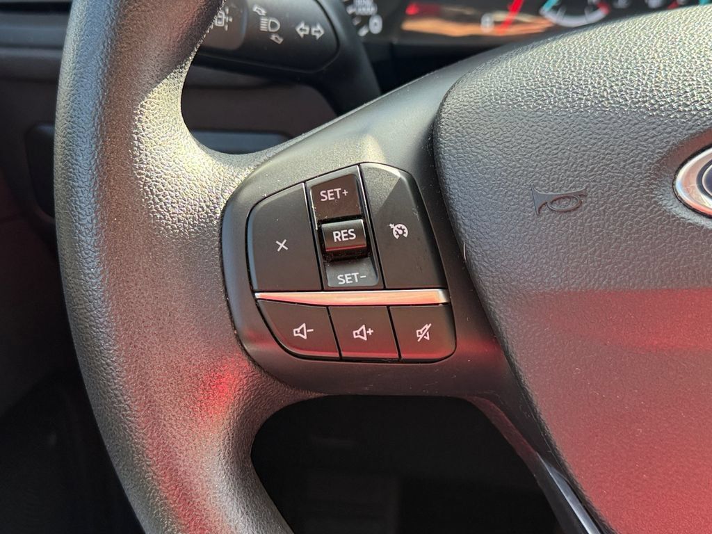 Used 2022 Ford Escape SE FWD image 25