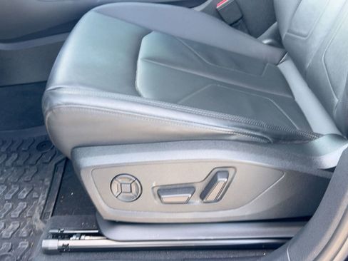 Certified 2023 Audi Q3 2.0T Premium Plus w/ Premium Plus Package image 14