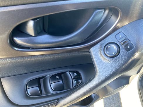 Used 2021 Nissan Rogue Sport S image 13