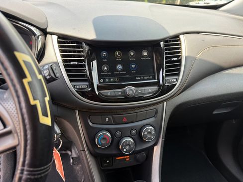 Used 2019 Chevrolet Trax LS AWD/4WD image 21