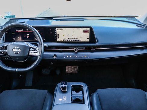 Used 2025 Nissan Ariya AWD image 13