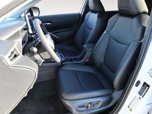 Certified 2026 Toyota Corolla Cross XLE image 29