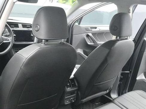 Used 2023 Volkswagen Tiguan SE AWD/4WD image 22