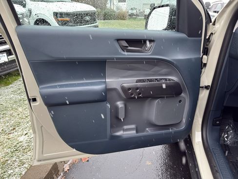 New 2025 Ford Maverick Lariat w/ Black Appearance Package image 13