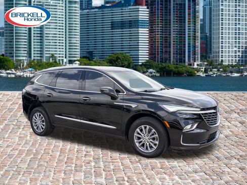 Used 2024 Buick Enclave Essence w/ Technology Package FWD image 3