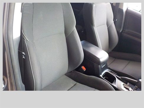 Used 2018 Toyota RAV4 XLE image 34