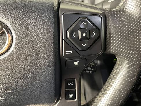 Used 2018 Toyota Tacoma TRD Sport w/ Technology Package AWD/4WD image 13
