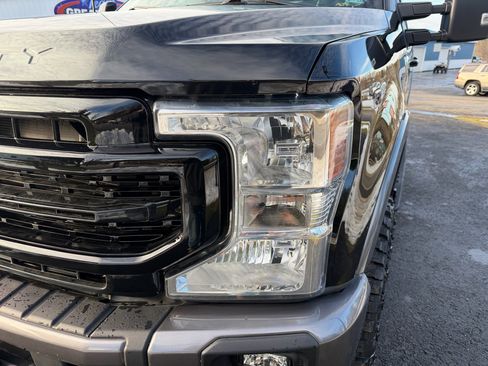 Used 2022 Ford F250 Lariat w/ Tremor Off-Road Package image 12