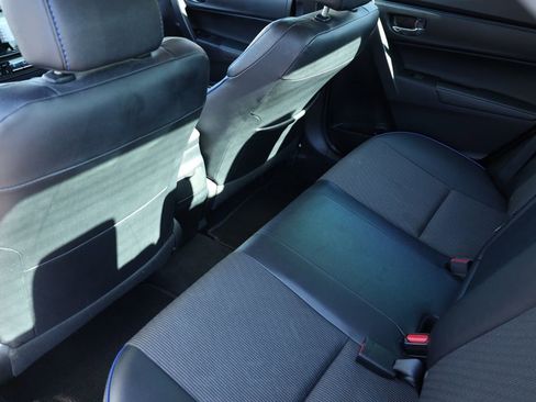 Used 2017 Toyota Corolla SE image 25