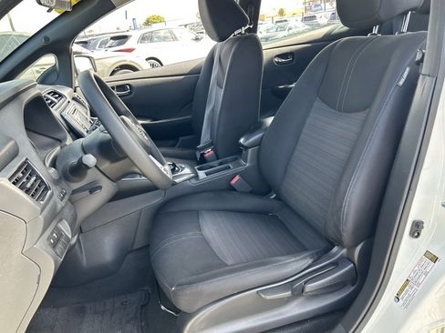 Used 2018 Nissan Leaf S w/ S Charge Package FWD image 9