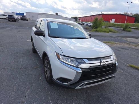 Used 2020 Mitsubishi Outlander AWD image 1