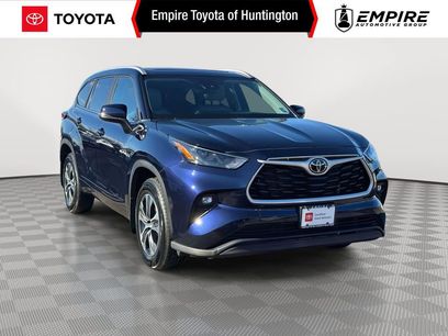 Used 2023 Toyota Highlander XLE