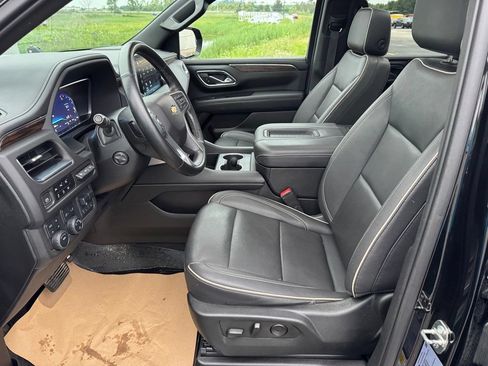 Used 2023 Chevrolet Tahoe Premier w/ Premium Package AWD/4WD image 11