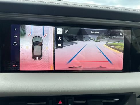 Certified 2026 Porsche Macan Electric RWD image 31