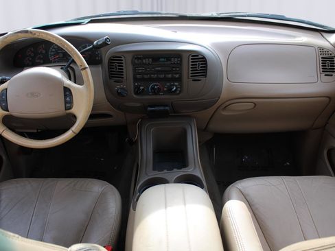 Used 1997 Ford Expedition Eddie Bauer image 2