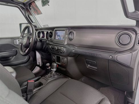 Used 2023 Jeep Wrangler Unlimited Sport AWD/4WD image 32