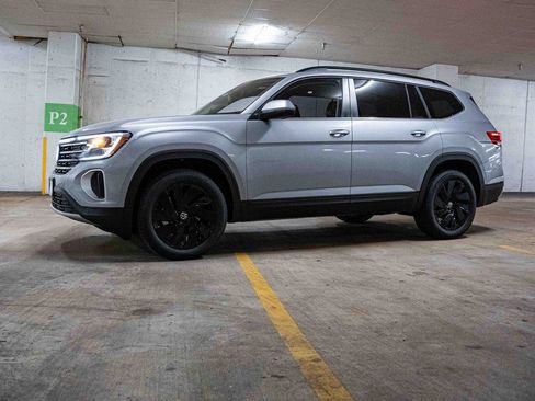 New 2026 Volkswagen Atlas SE image 3